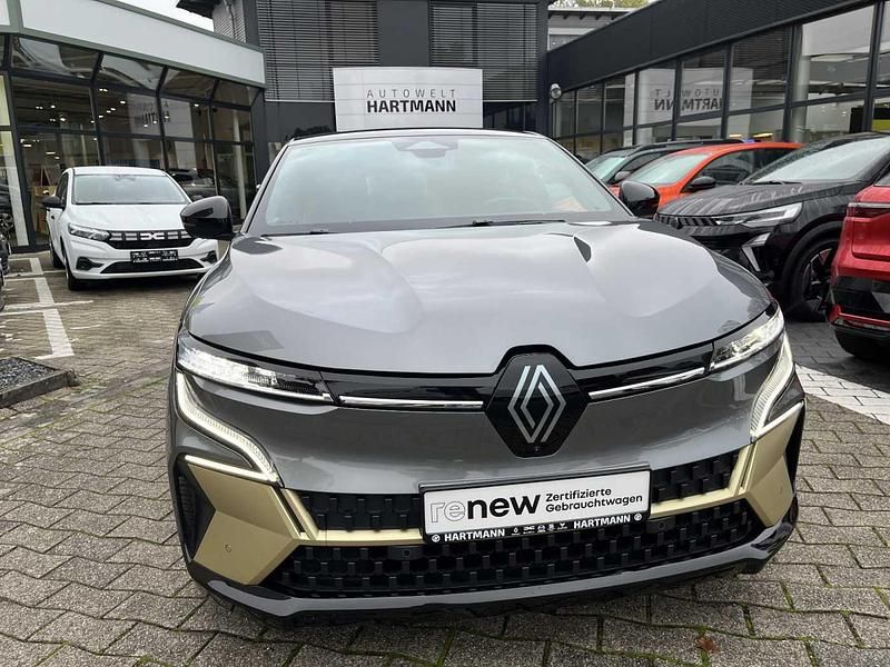 Dolomitgrau, dach schwarz (grau) Gebraucht 2022 Renault Mégane IV Iconic Limousine | 26.990 € - Bild 1/3