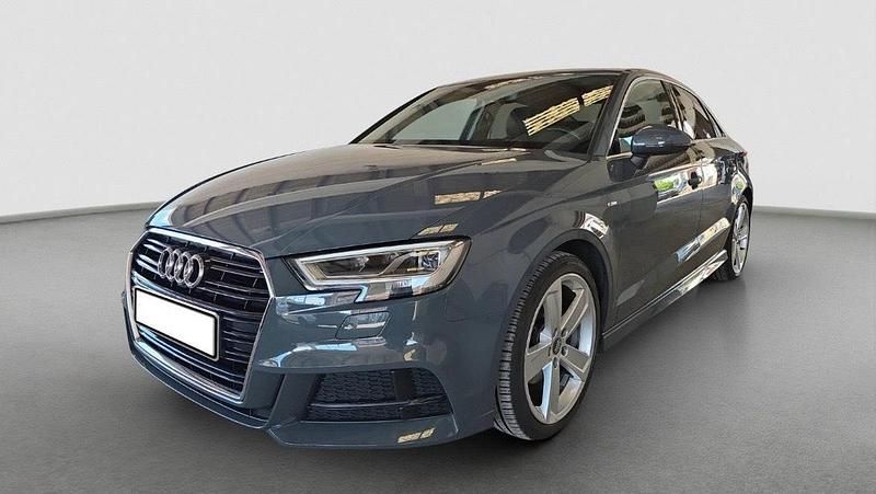 Grau Gebraucht 2019 Audi A3 S-Line Limousine | 18.500 € (Etwas zu teuer) - Bild 1/4