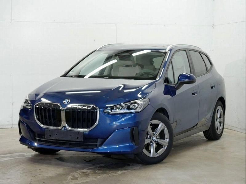 Blau Gebraucht 2024 BMW 216 Active Tourer Sport Line Van / Kleinbus | 27.780 € (Guter Preis) - Bild 1/4