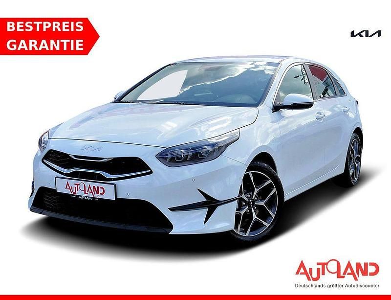 Weiß Gebraucht 2023 Kia Ceed 2 Limousine | 22.890 € (Guter Preis) - Bild 1/4