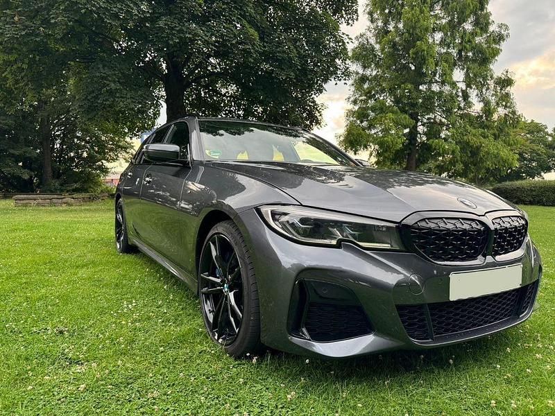Grau Gebraucht 2021 BMW M340 M Sport Limousine | 33.600 € (Fairer Preis) - Bild 1/4