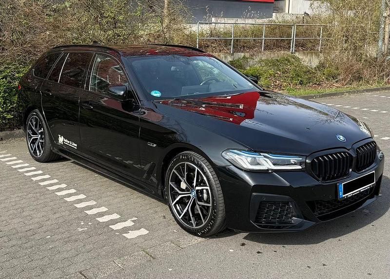 Gebraucht BMW 530e Performance 292 PS (214 kW) 2024 Schwarz Limousine
