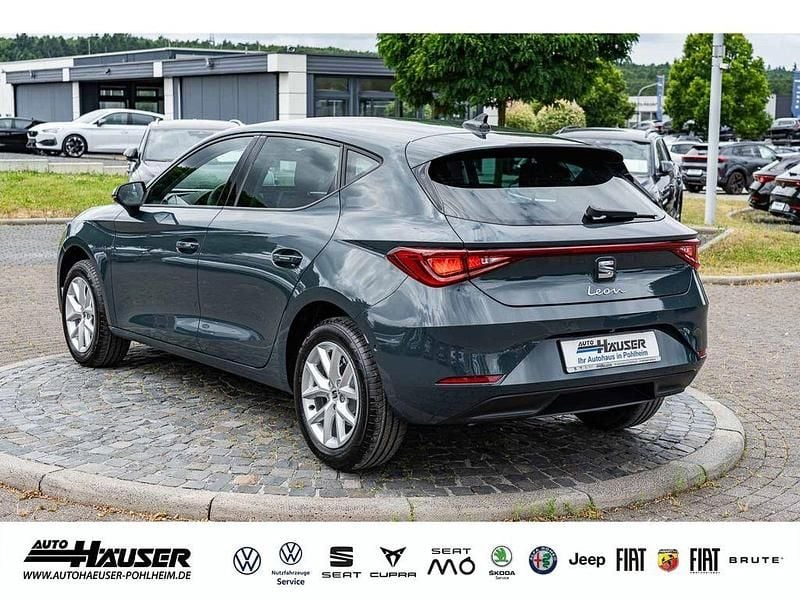 Neu Seat Leon Style 150 PS (110 kW) 2025 Blau Limousine