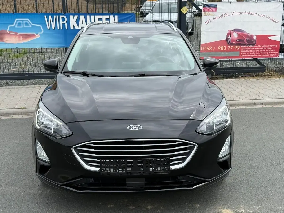 Gebraucht Ford Focus Cool & Connect 125 PS (91 kW) 2021 Schwarz Kombi