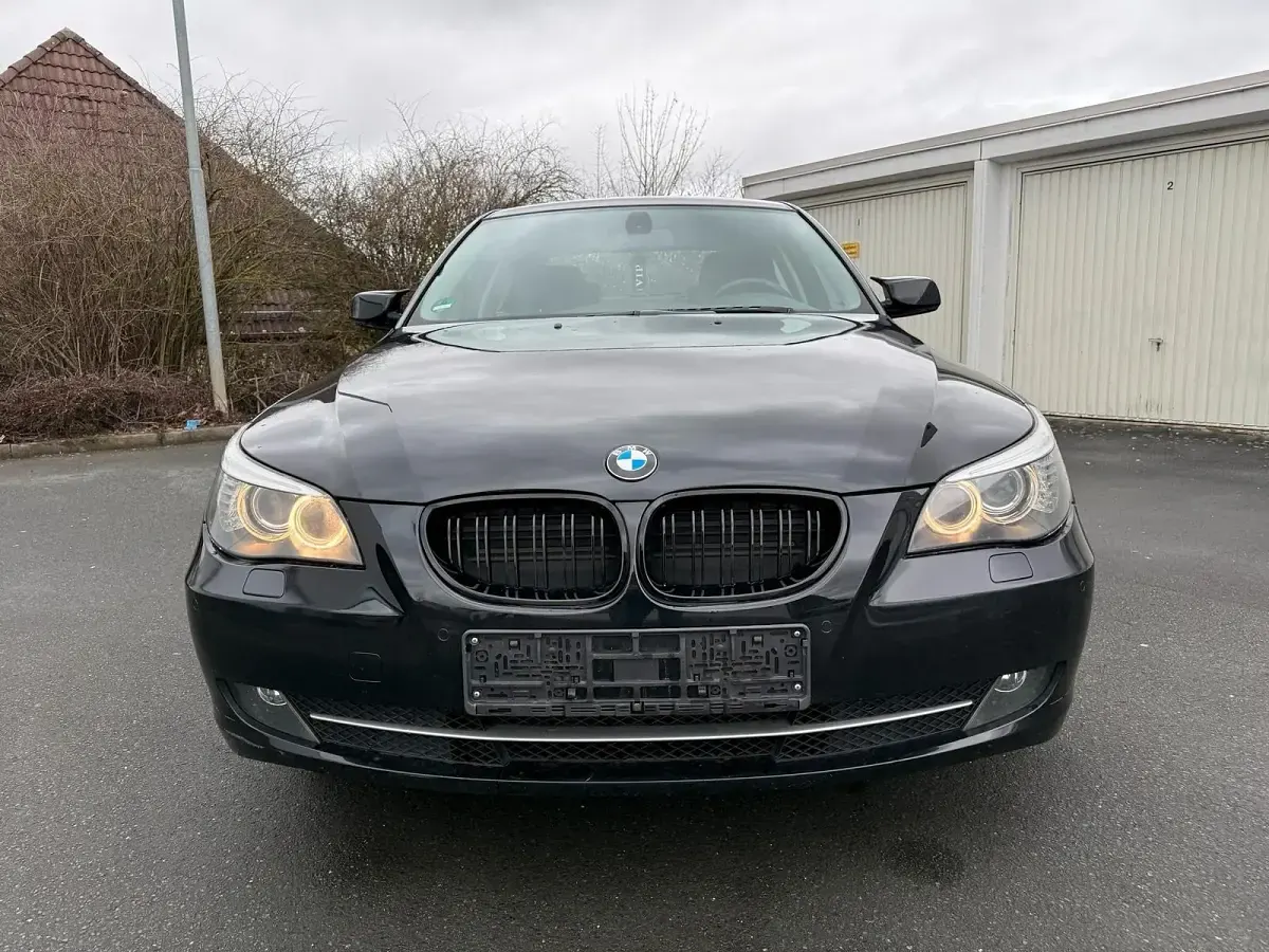 Używany BMW 520 170 KM (125 kW) 2008 Czarny Sedan/Limuzyna