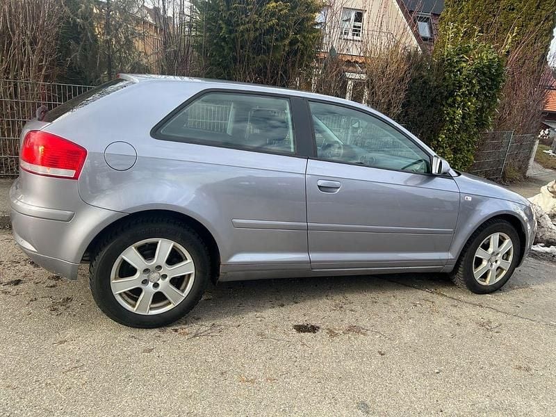 Gebraucht Audi A3 Ambiente 131 PS (96 kW) 2004 Silber Kleinwagen