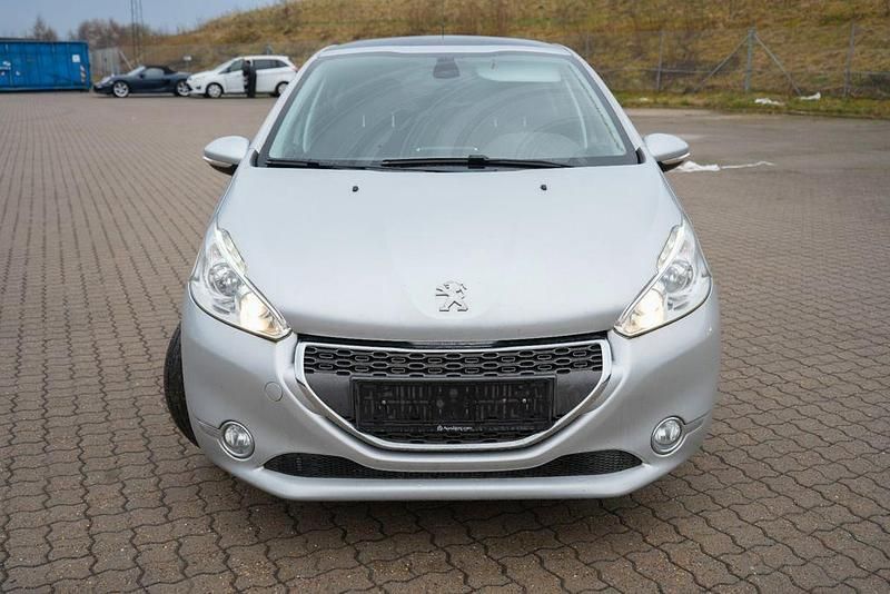 Gebraucht Peugeot 208 Allure Sky 82 PS (60 kW) 2013 Silber Kleinwagen