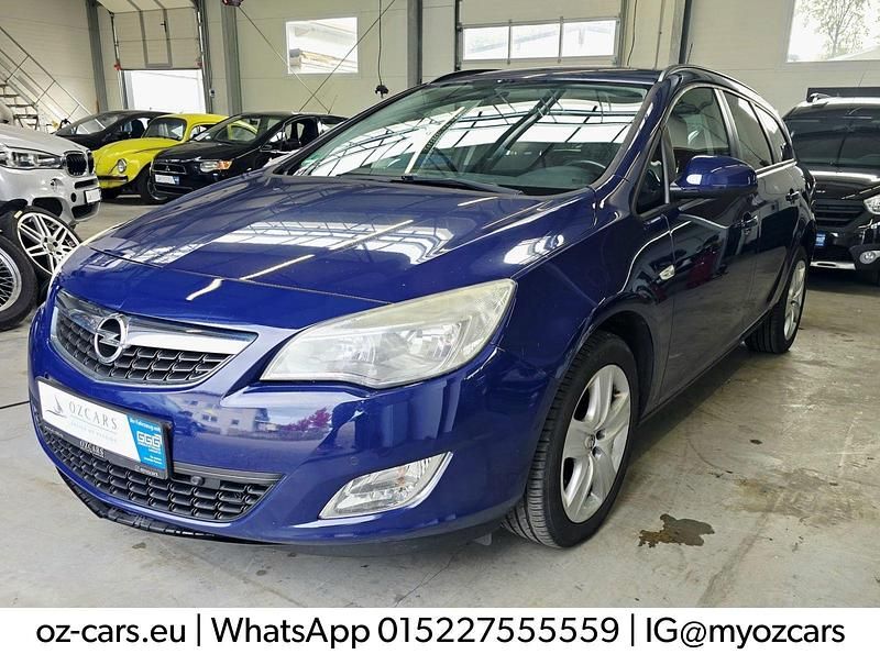 Blau Gebraucht 2011 Opel Astra Kombi | 3.489 € (Teuer) - Bild 1/4
