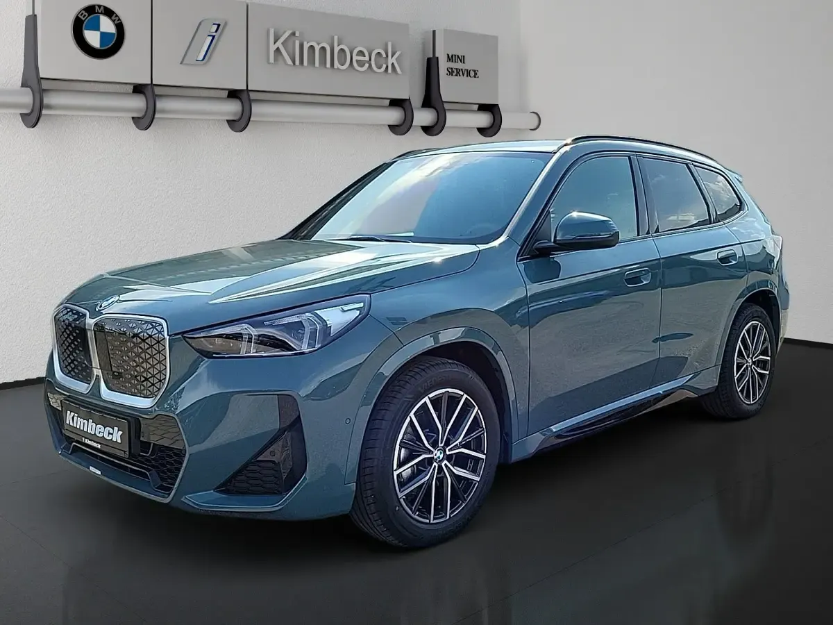 Neu BMW iX1 M Sport 203 kW (277 PS) 2026 Cape york grün SUV