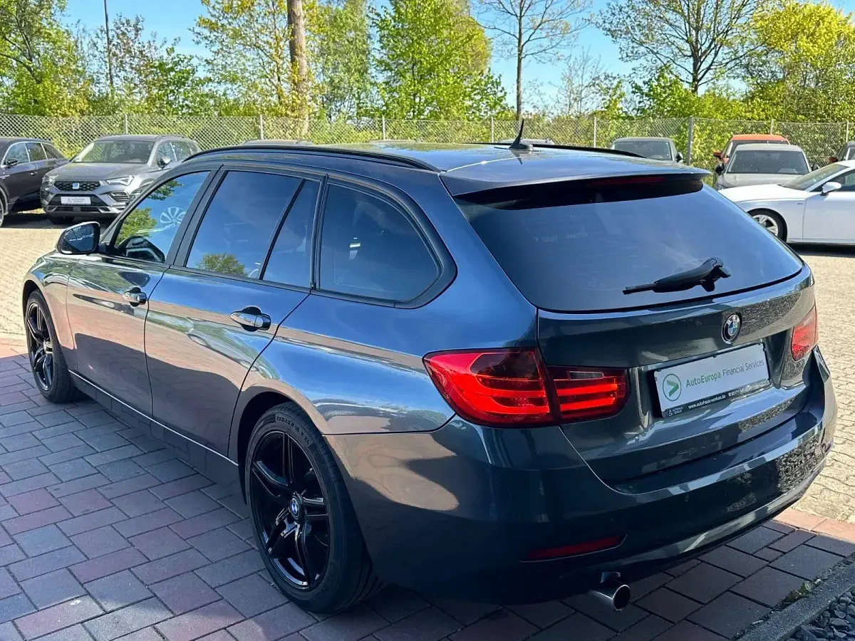 Gebraucht BMW 320 184 PS (135 kW) 2013 Grau Kombi