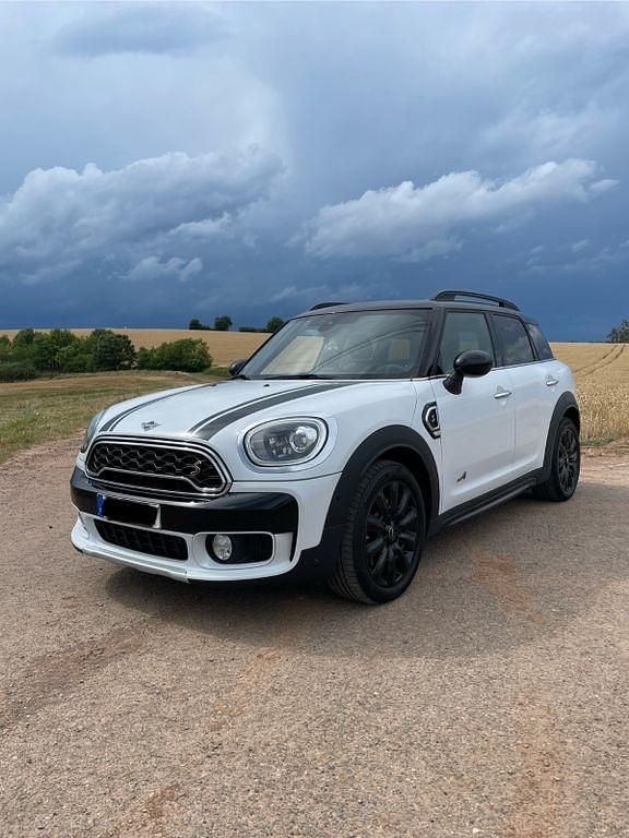 Weiß Gebraucht 2018 Mini Cooper SD Countryman SUV | 18.500 € (Etwas zu teuer) - Bild 1/4