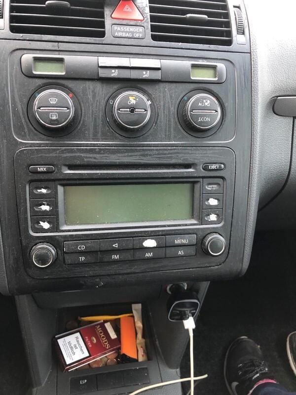 Schwarz Gebraucht 2004 VW Touran Van / Kleinbus | 1.699 € (Guter Preis) - Bild 1/4