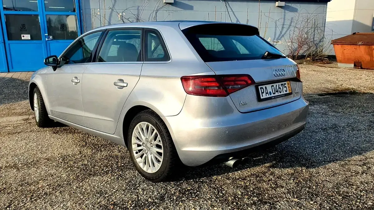 Używany Audi A3 Ambition 125 KM (91 kW) 2016 Srebrny Sedan/Limuzyna
