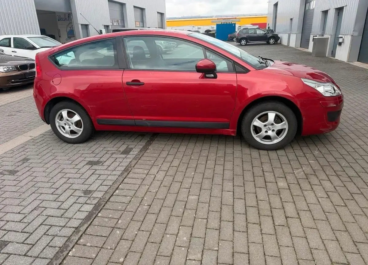 Gebraucht Citroën C4 95 PS (69 kW) 2010 Rot Kleinwagen