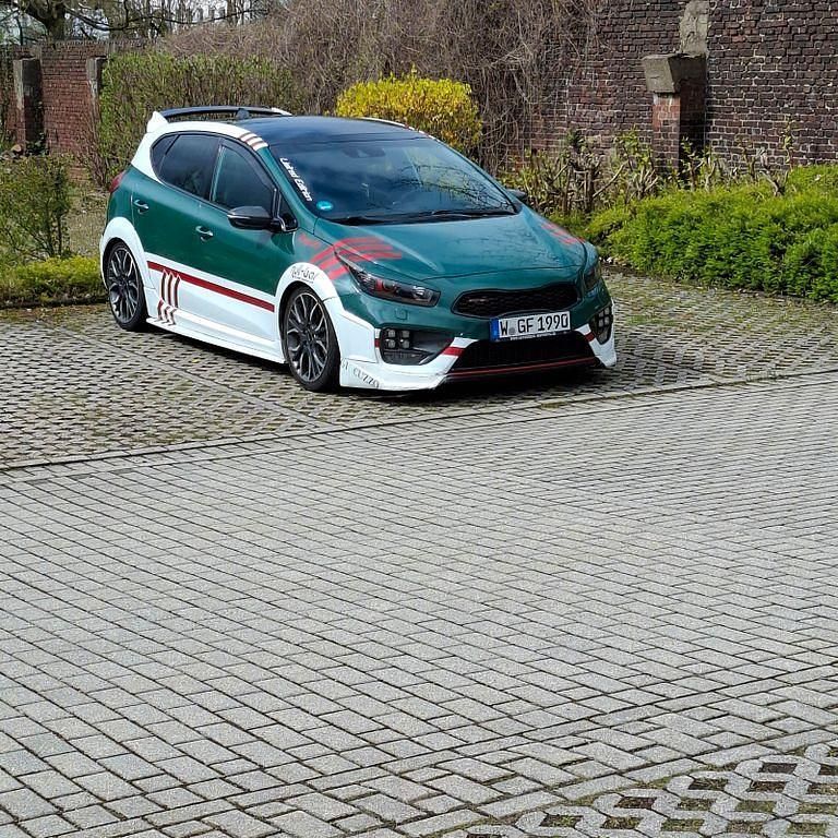 Gebraucht Kia Ceed GT-Track 204 PS (150 kW) 2014 Weiß Kleinwagen