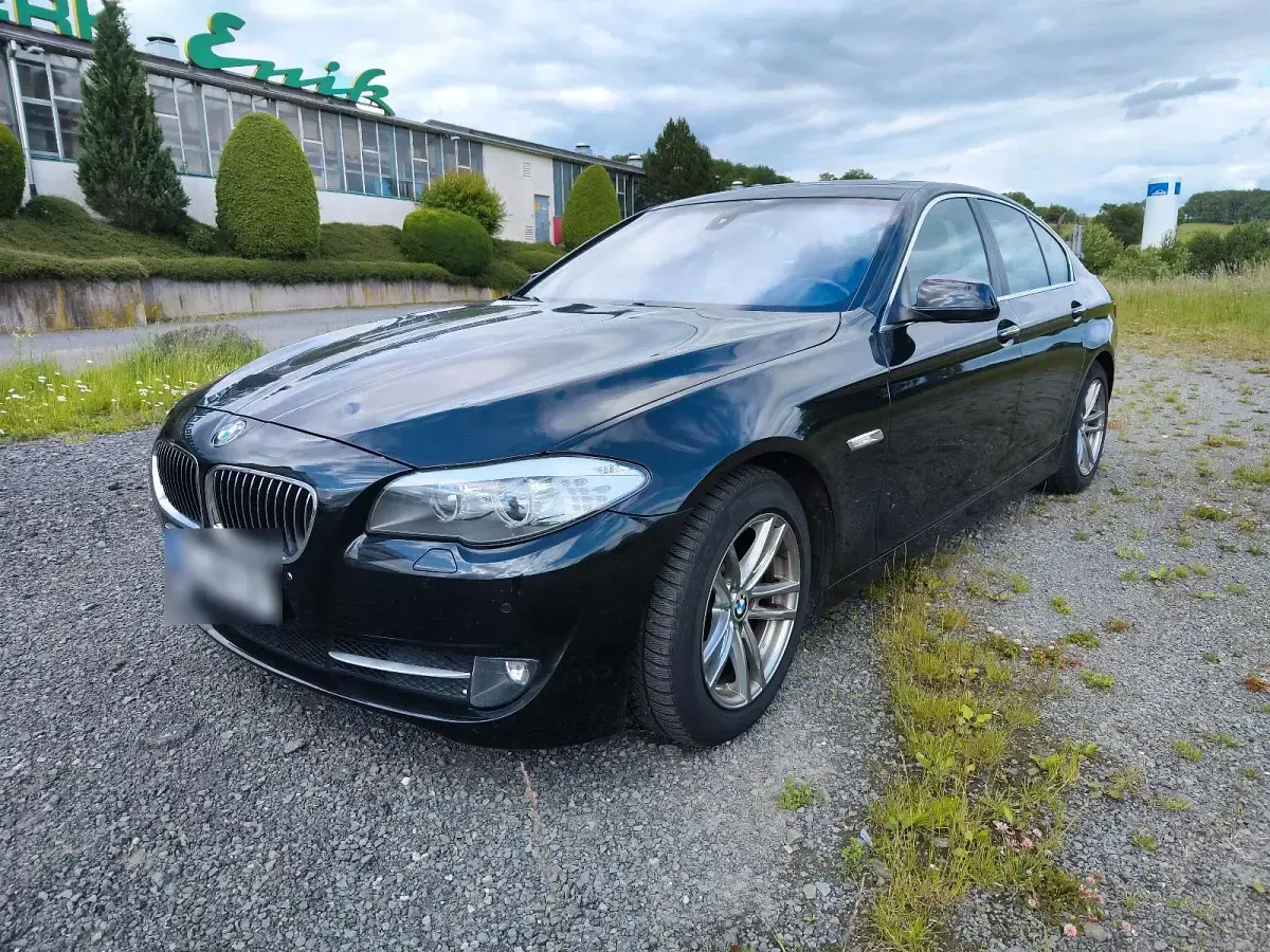 Gebraucht BMW 523 204 PS (150 kW) 2010 Schwarz Limousine