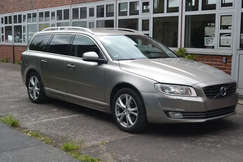 Gebraucht Volvo V70 150 PS (110 kW) 2015 Grau Kombi