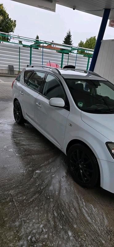 Gebraucht Kia Ceed 116 PS (85 kW) 2012 Weiß Kleinwagen