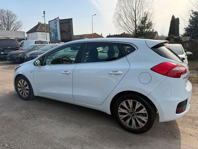Gebraucht Kia Ceed GT 136 PS (100 kW) 2016 Weiß Limousine