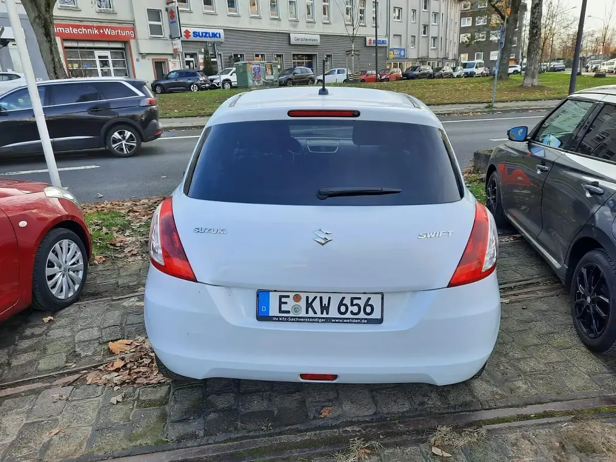 Gebraucht Suzuki Swift 94 PS (69 kW) 2014 Weiß Kleinwagen