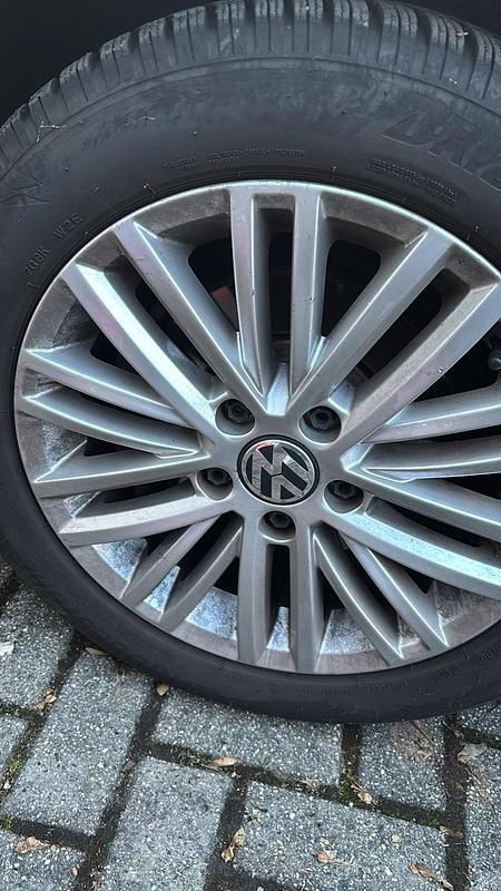 Second-hand VW Jetta 105 CP (77 kW) 2010 Negru Berlinǎ