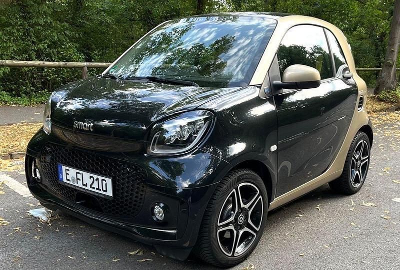 Schwarz Gebraucht 2023 Smart ForTwo Electric Drive Coupé | 11.900 € (Fairer Preis) - Bild 1/4