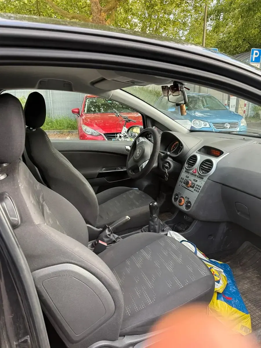 Gebraucht Opel Corsa 87 PS (63 kW) 2011 Schwarz Kleinwagen