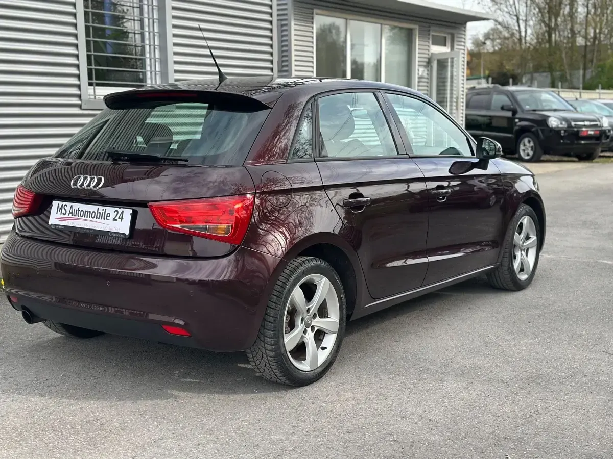 Gebraucht Audi A1 Sportback Attraction 105 PS (77 kW) 2012 Violett Kleinwagen