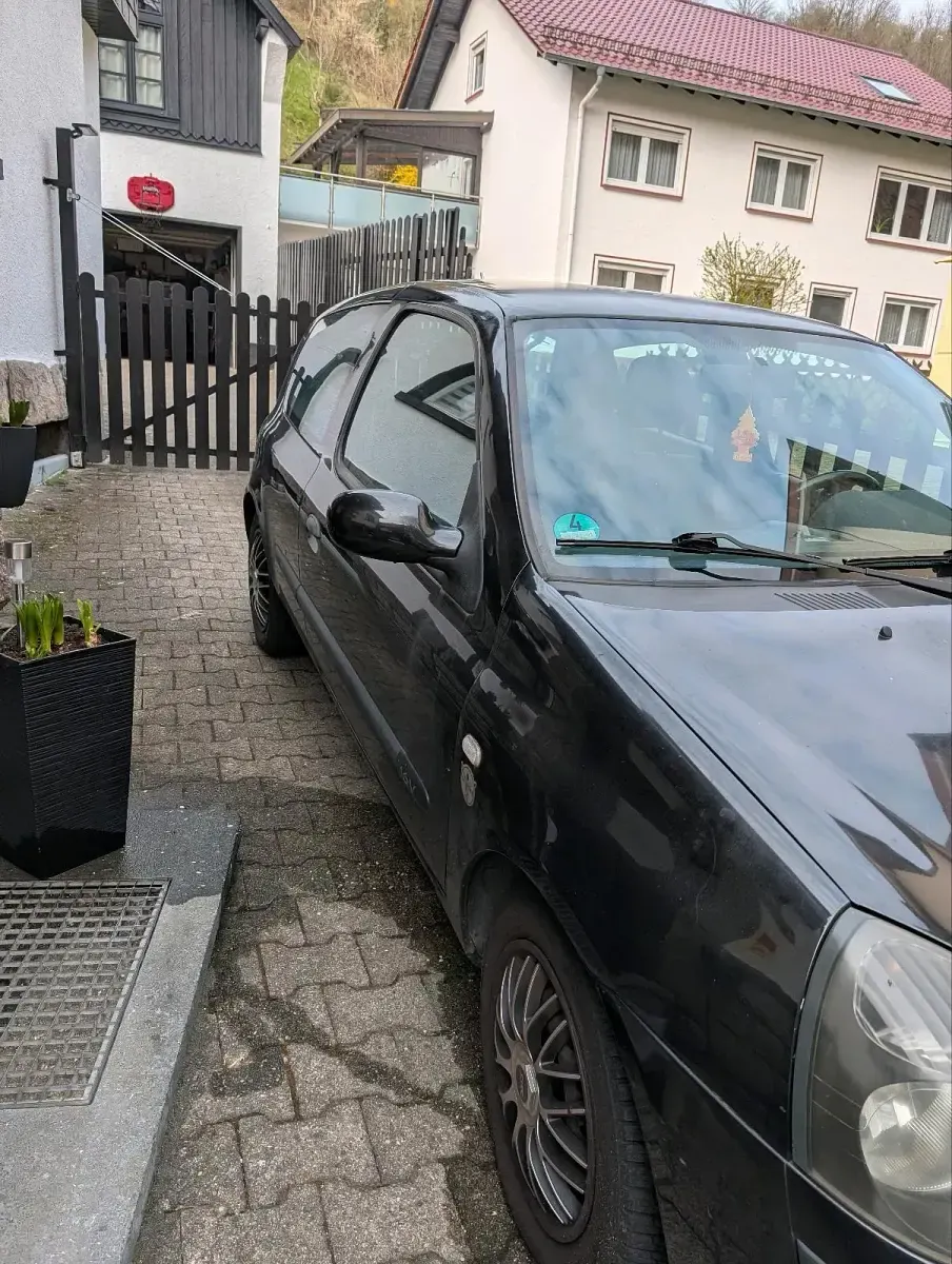 Gebraucht Renault Clio II 75 PS (55 kW) 2003 Schwarz Kleinwagen