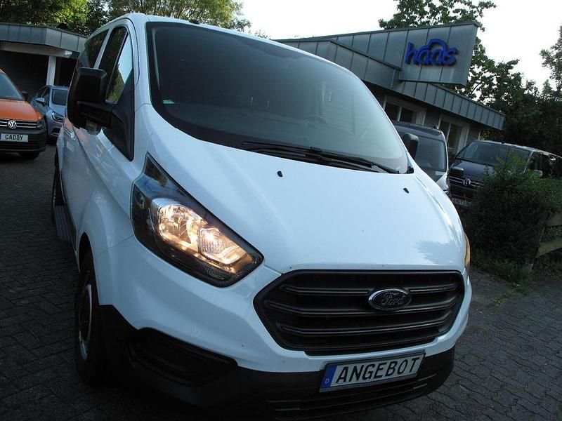 Weiß Gebraucht 2019 Ford Transit Kombi | 21.987 € (Teuer) - Bild 1/4