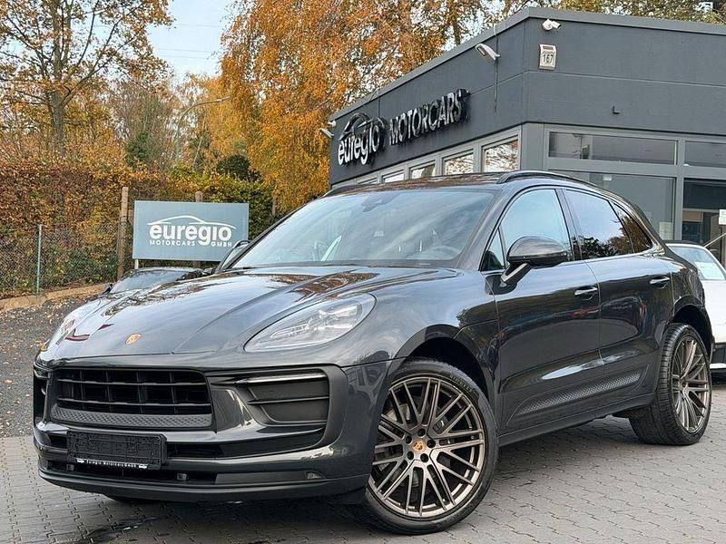 Grau Gebraucht 2022 Porsche Macan SUV | 53.890 € - Bild 1/4