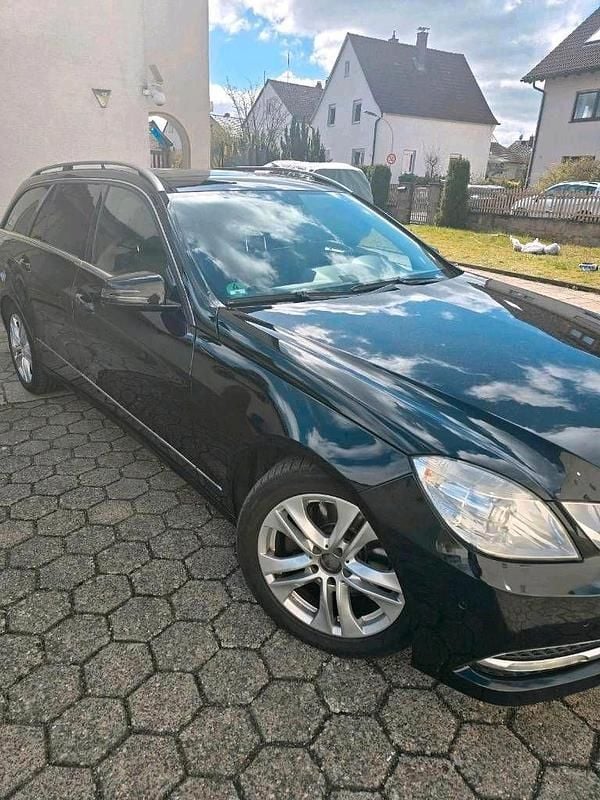 Gebraucht Mercedes E300 Avantgarde 231 PS (169 kW) 2012 Schwarz Kombi