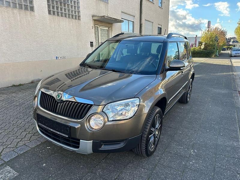 Braun Gebraucht 2011 Skoda Yeti SUV | 7.399 € (Fairer Preis) - Bild 1/4