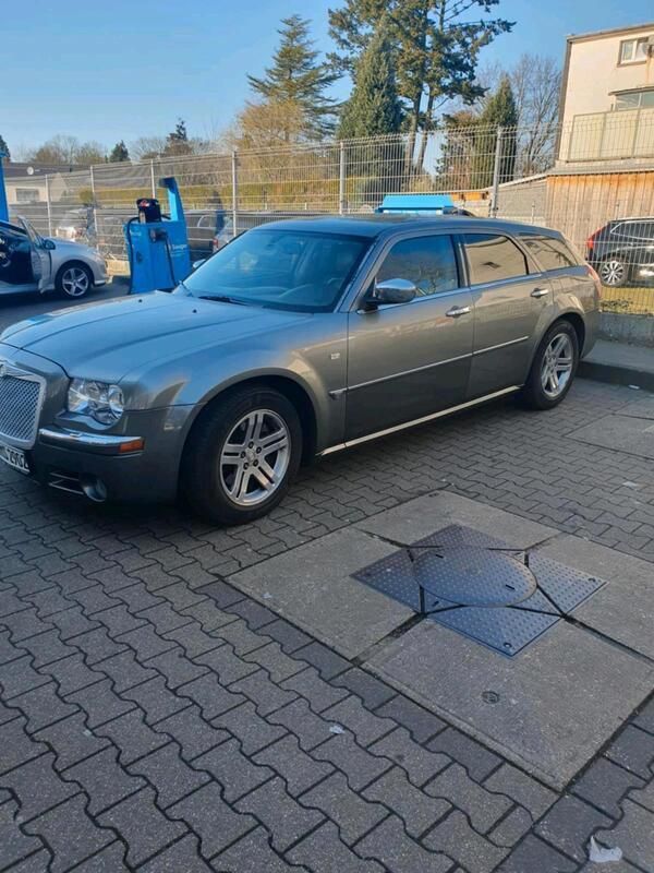 Grau Gebraucht 2007 Chrysler 300 Kombi | 5.300 € - Bild 1/4