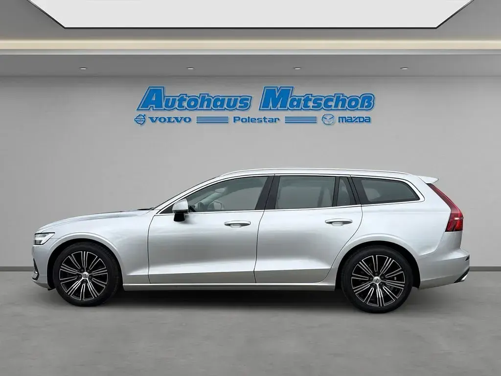 Gebraucht Volvo V60 Inscription 250 PS (183 kW) 2019 Silber Kombi