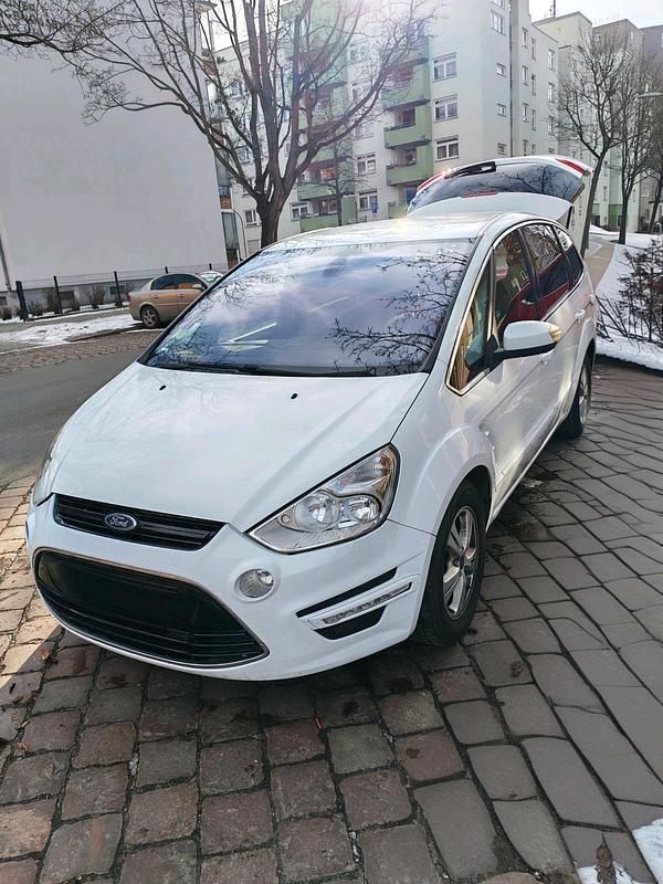 Gebraucht Ford S-MAX 163 PS (119 kW) 2013 Weiß Van / Kleinbus
