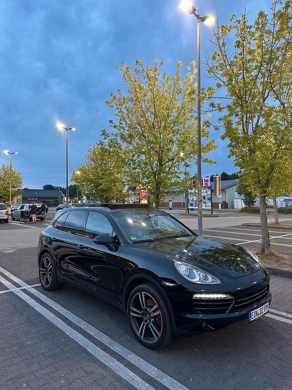 Gebraucht Porsche Cayenne 240 PS (176 kW) 2010 Schwarz SUV