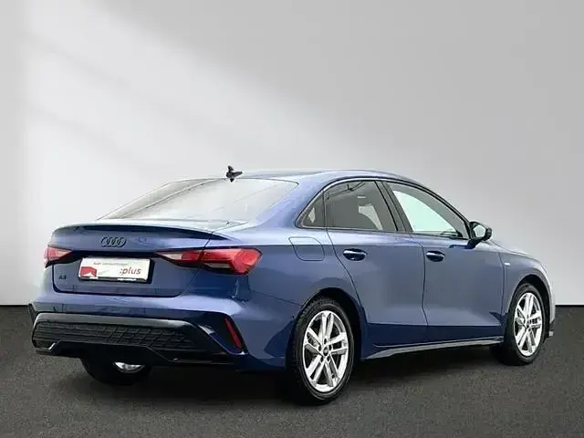Używany Audi A3 S-Line 150 KM (110 kW) 2025 Niebieski Sedan/Limuzyna