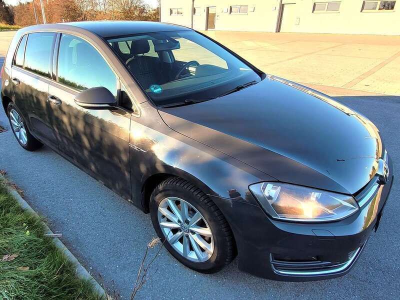 Grau Gebraucht 2015 VW Golf VII LOUNGE Limousine | 9.800 € (Guter Preis) - Bild 1/4