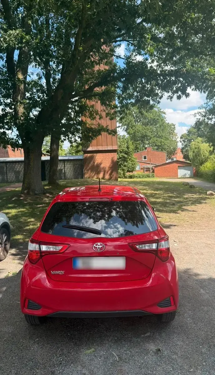 Gebraucht Toyota Yaris 72 PS (52 kW) 2018 Rot Kleinwagen