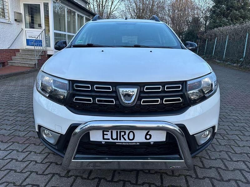 Gebraucht Dacia Sandero Celebration 90 PS (66 kW) 2018 Weiß SUV