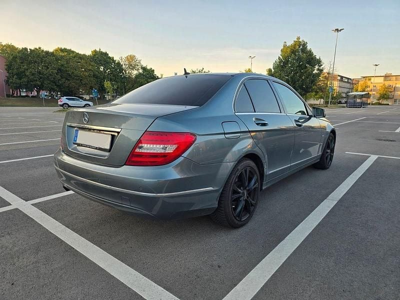 Grau Gebraucht 2012 Mercedes C180 Elegance Limousine | 8.750 € (Superpreis) - Bild 1/4