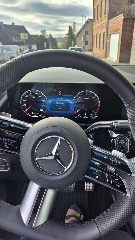 Gebraucht Mercedes GLA200 Advanced Plus 150 PS (110 kW) 2025 Grau SUV