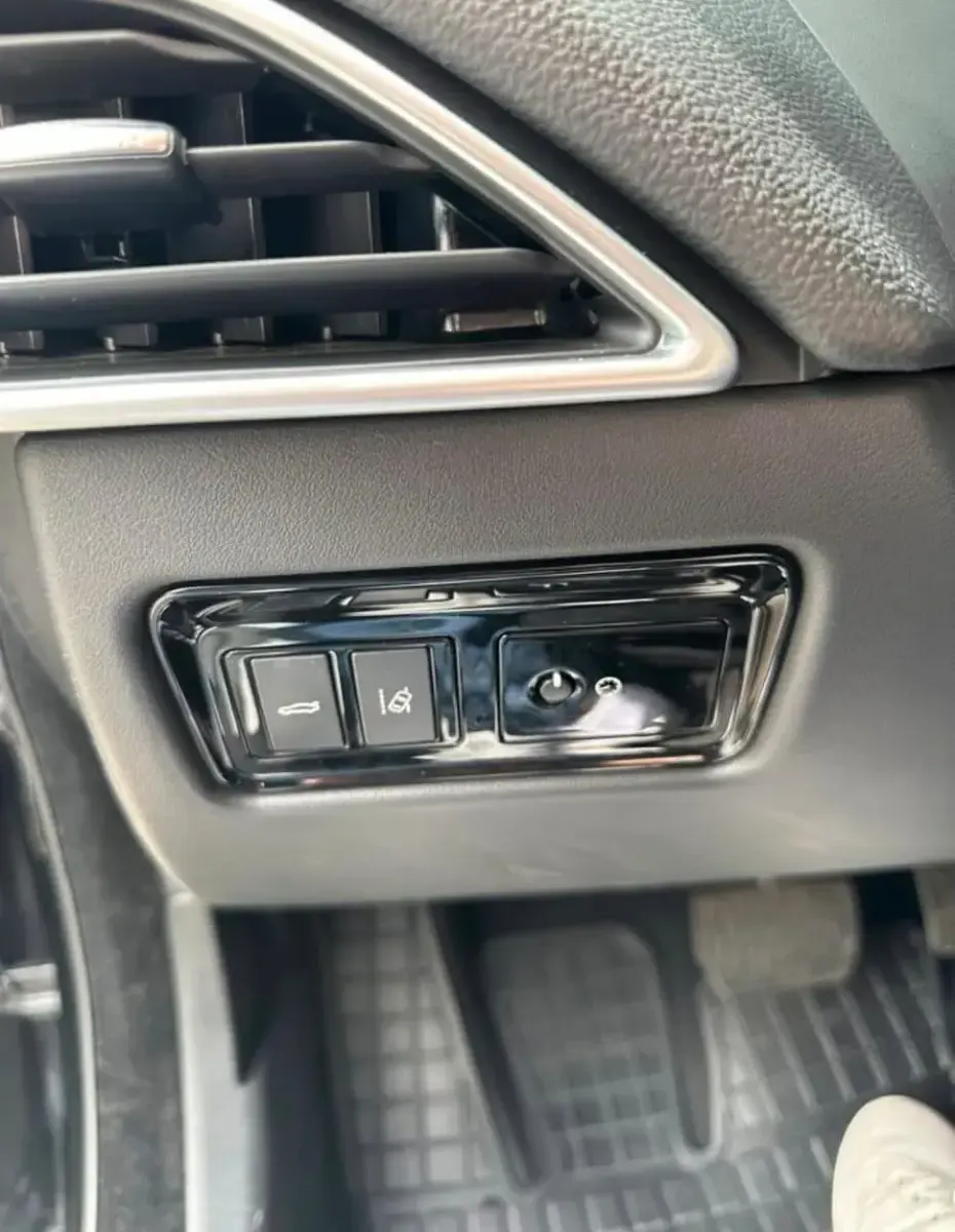 Używany Jaguar XE 132 KM (97 kW) 2016 Czarny Sedan/Limuzyna