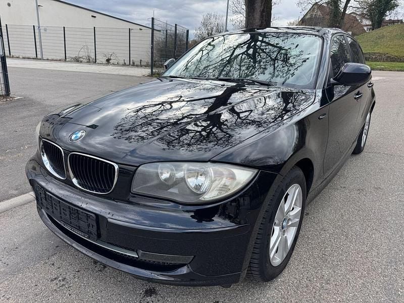 Gebraucht BMW 118 Advantage 143 PS (105 kW) 2011 Schwarz Kleinwagen