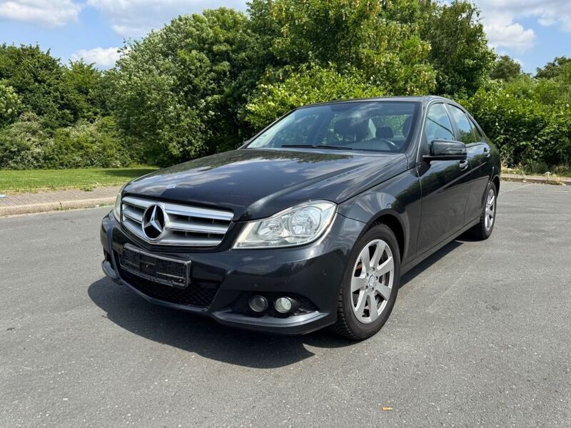 Schwarz Gebraucht 2012 Mercedes C200 Limousine | 8.350 € (Guter Preis) - Bild 1/4