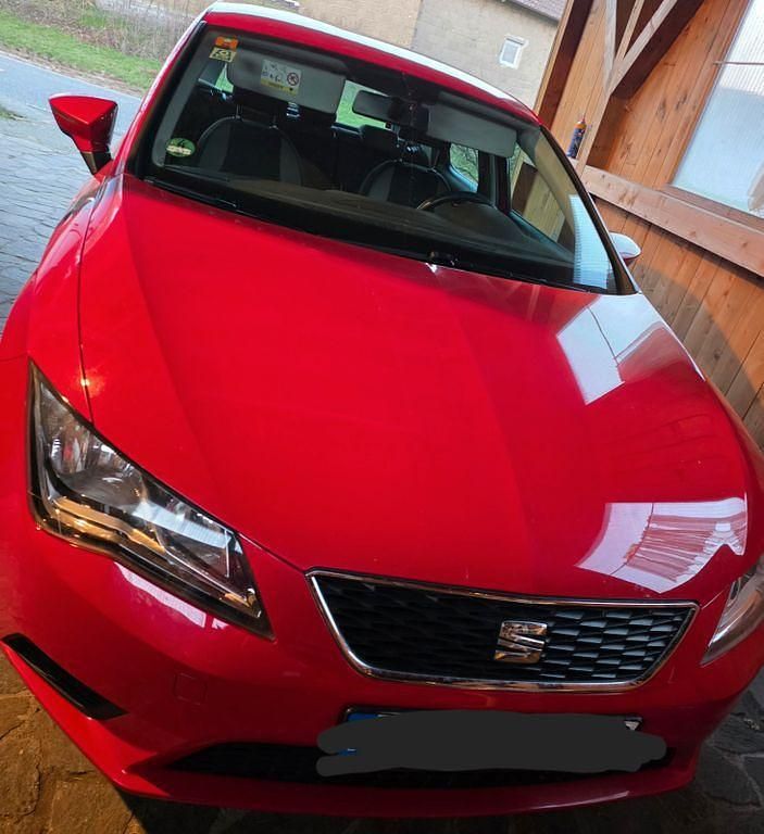 Gebraucht Seat Leon Reference 110 PS (80 kW) 2017 Rot Limousine