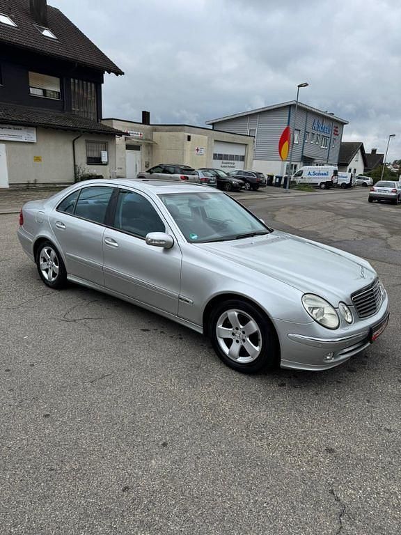 Gebraucht Mercedes E240 Avantgarde 177 PS (130 kW) 2005 Silber Limousine