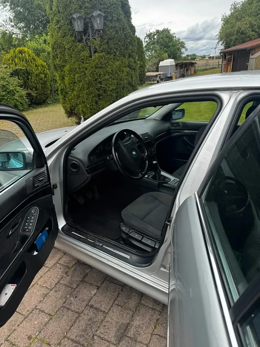 Gebraucht BMW 523 170 PS (125 kW) 1999 Silber Limousine