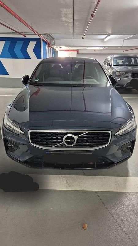Blau Gebraucht 2019 Volvo S60 R-Design Limousine | 24.499 € (Superpreis) - Bild 1/4